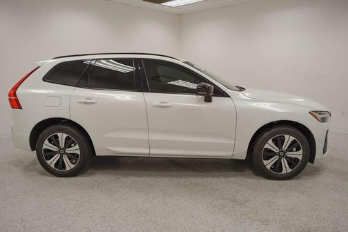 2024 Volvo XC60 Recharge Plug-In Hybrid T8 Plus Dark Theme