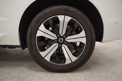 2024 Volvo XC60 Recharge Plug-In Hybrid T8 Plus Dark Theme