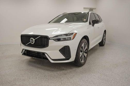 2024 Volvo XC60 Recharge Plug-In Hybrid T8 Plus Dark Theme