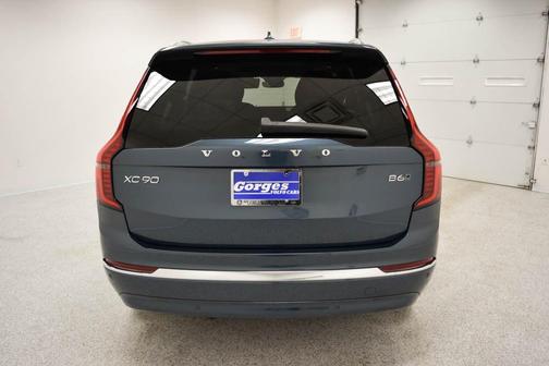 2025 Volvo XC90 B6 Plus 7-Seater