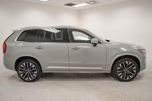 2025 Volvo XC90 B6 Plus 7-Seater