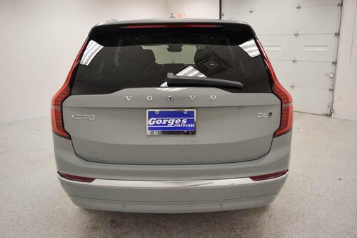 2025 Volvo XC90 B6 Plus 7-Seater
