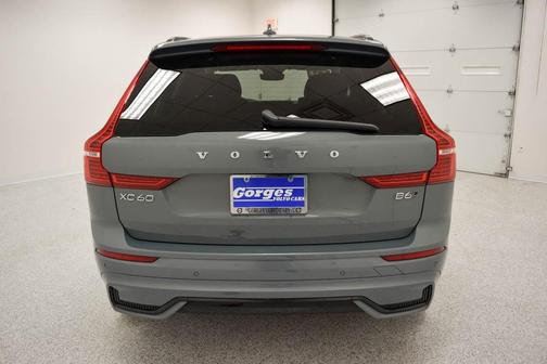 2023 Volvo XC60 B6 Ultimate Dark Theme