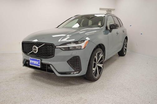 2023 Volvo XC60 B6 Ultimate Dark Theme