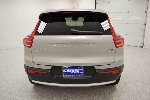 2025 Volvo XC40 B5 Plus Bright Theme