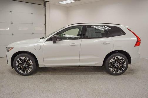 2026 Volvo XC60 Plug-In Hybrid T8 Plus