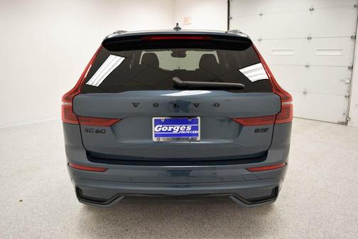 2026 Volvo XC60 B5 Ultra Black Edition