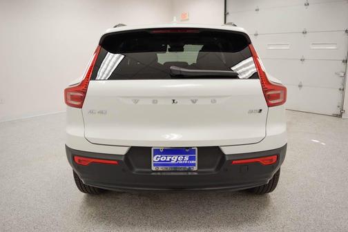 2026 Volvo XC40 B5 Plus