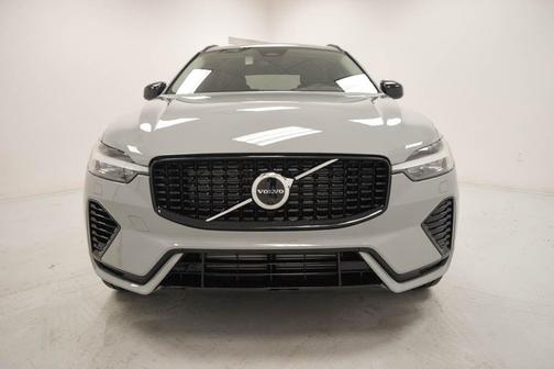2025 Volvo XC60 Plug-In Hybrid T8 Plus