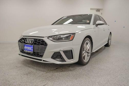 2023 Audi A4 45 S line quattro Premium