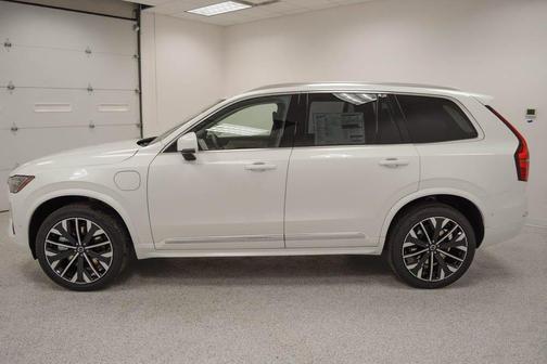 2025 Volvo XC90 Plug-In Hybrid T8 Plus 7-Seater