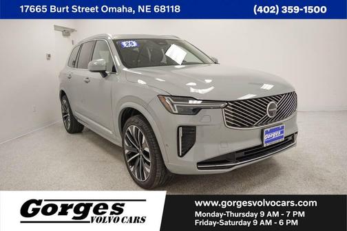 2025 Volvo XC90 B6 Plus 7-Seater