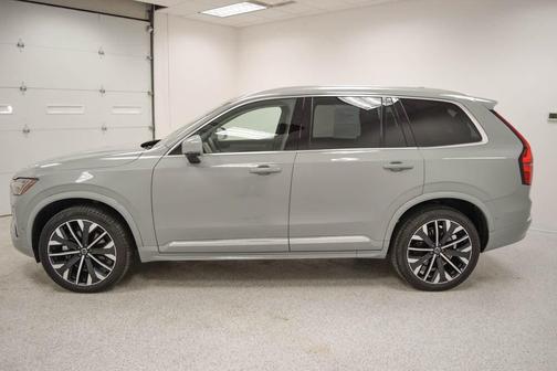 2025 Volvo XC90 B6 Plus 7-Seater