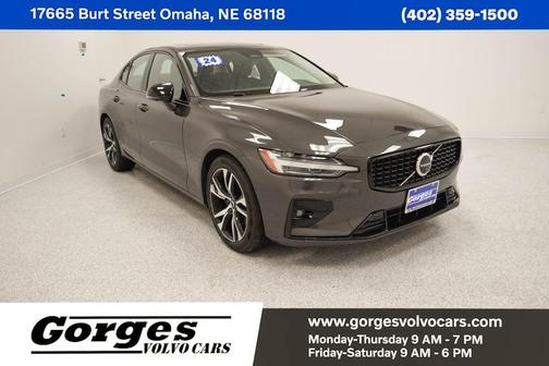 2024 Volvo S60 B5 Plus Dark Theme