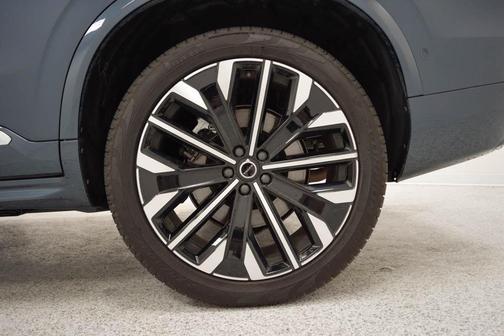 Denim Blue 2025 Volvo XC90 B6 Plus 7-Seater