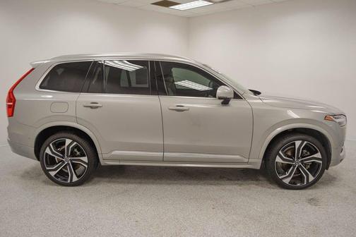 2024 Volvo XC90 B6 Ultimate Bright Theme 6-Seater