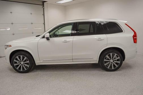 2025 Volvo XC90 B6 Core