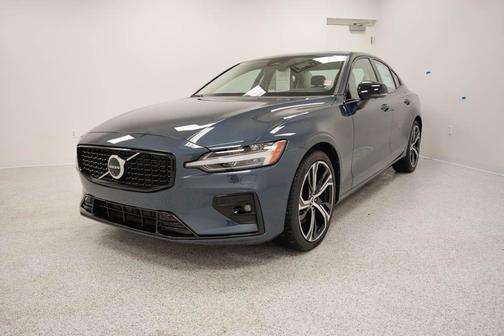 2025 Volvo S60 B5 Plus