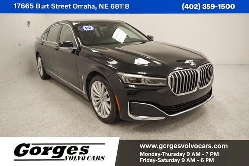 2022 BMW 740 i