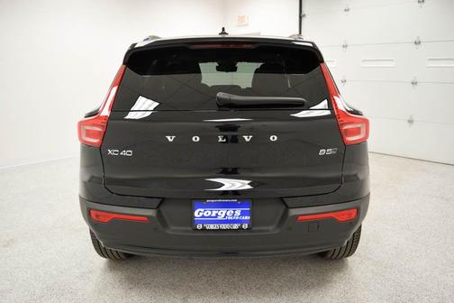 2026 Volvo XC40 B5 Ultra