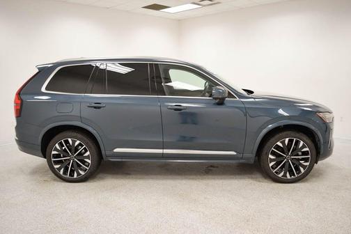 2025 Volvo XC90 B5 2025.5 PLUS 7-SEATER