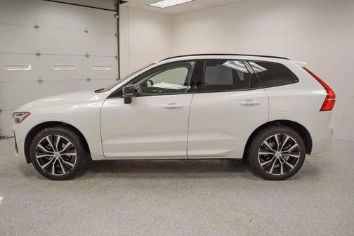 2025 Volvo XC60 B5 Plus