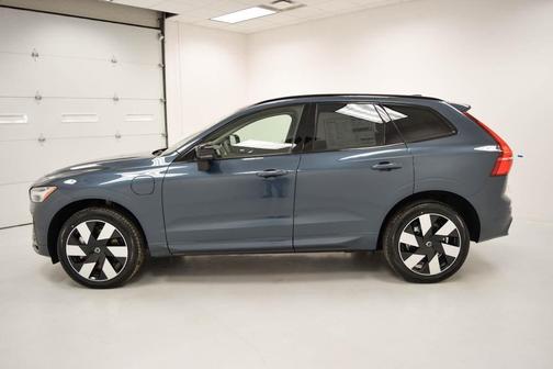 2025 Volvo XC60 Plug-In Hybrid T8 Plus