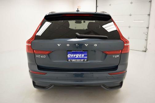 2025 Volvo XC60 Plug-In Hybrid T8 Plus