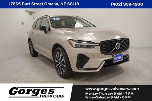 Dusk 2025 Volvo XC60 B5 Plus