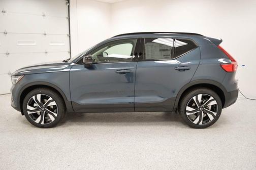 2026 Volvo XC40 B5 Ultra