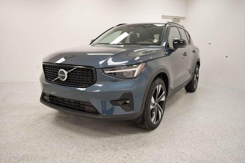 2026 Volvo XC40 B5 Ultra