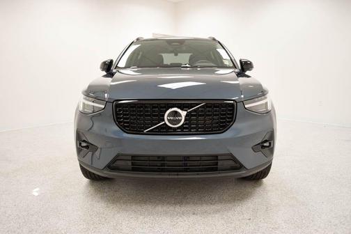 2026 Volvo XC40 B5 Ultra