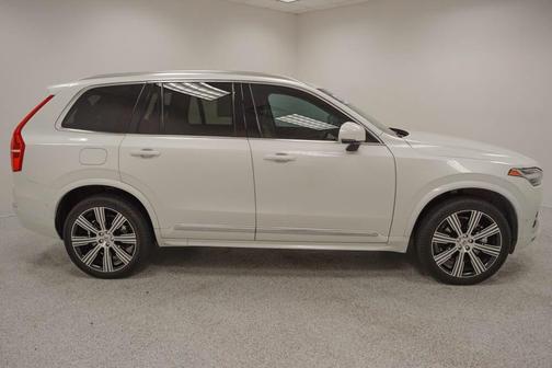 2024 Volvo XC90 B6 Plus Bright Theme 7-Seater