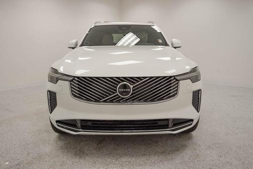 2026 Volvo XC90 B5 Plus 6-Seater