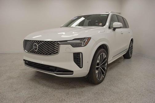 Crystal White Pearl 2025 Volvo XC90 B6 Plus 7-Seater