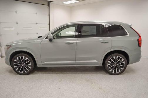 2025 Volvo XC90 B6 Plus 7-Seater