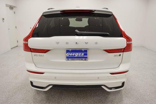 2025 Volvo XC60 B5 Plus