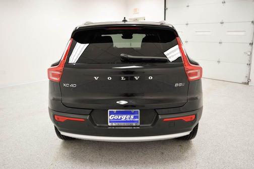 2025 Volvo XC40 B5 Plus Bright Theme