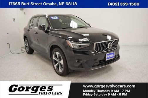 2025 Volvo XC40 B5 Plus Bright Theme