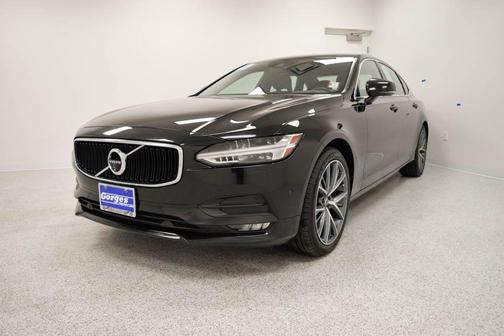 2018 Volvo S90 T5 Momentum