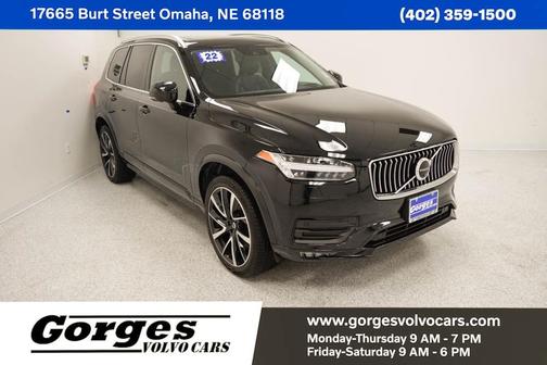 2022 Volvo XC90 T6 Momentum 7 Passenger