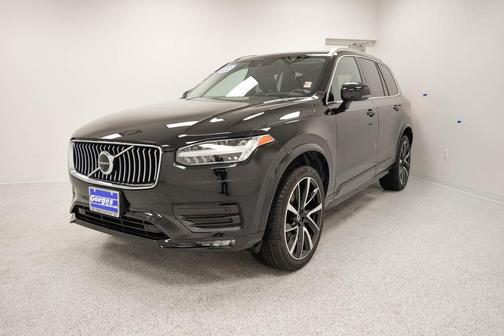 2022 Volvo XC90 T6 Momentum 7 Passenger