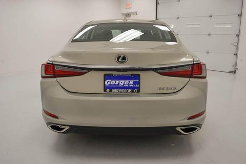 2022 Lexus ES 350 Base