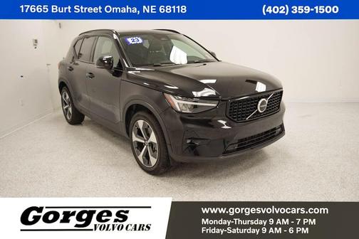 2023 Volvo XC40 B5 Plus Dark Theme