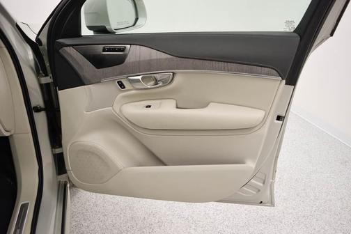 2022 Volvo XC90 Recharge Plug-In Hybrid EAWD INSCRIPTION 7 SEATER