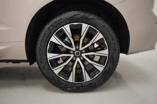 2025 Volvo XC60 B5 Core