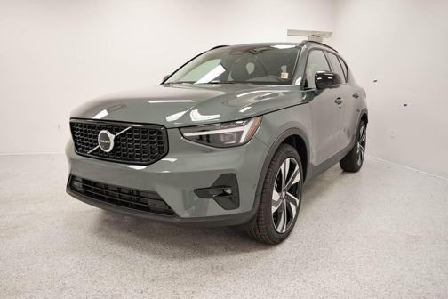 2026 Volvo XC40 B5 Ultra
