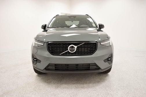 2026 Volvo XC40 B5 Ultra