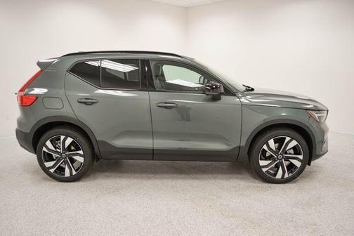 2026 Volvo XC40 B5 Ultra