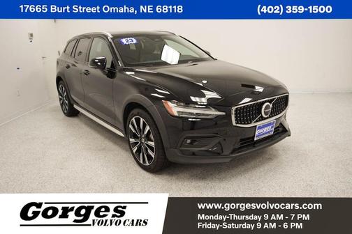 2023 Volvo V60 Cross Country B5 Ultimate